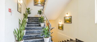 Fabhotel Wr Grand I 酒店