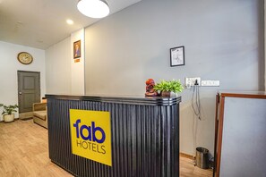 Reception - Fabhotel Woodland (Nagpur)