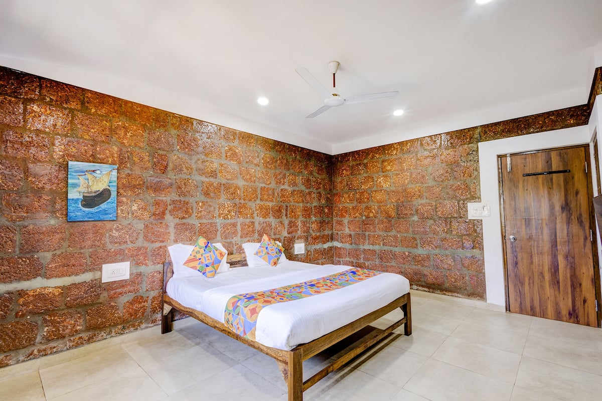 Kamar Deluks | Seprai katun Mesir, seprai premium, brankas, dan Wi-Fi gratis