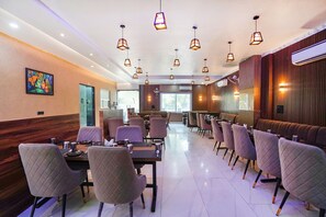 Restaurant - Fabhotel The Vrindavan Inn (Mathura)