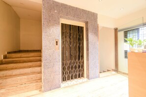 Lobby - Fabhotel Prime Adhirath Grand (Hyderabad)