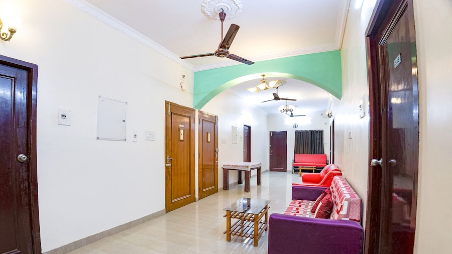 Fabhotel Home Tree Service Apartment T Nagar