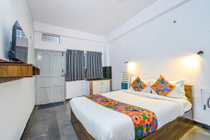 Egyptian cotton sheets, premium bedding, in-room safe, free WiFi