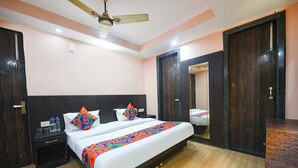 Deluxe Room | Egyptian cotton sheets, premium bedding, in-room safe, WiFi (free) - Fabhotel Moon Light (New Delhi)