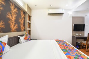Egyptian cotton sheets, premium bedding, in-room safe, free WiFi - Fabhotel Raj Matrya Inn (Patna)