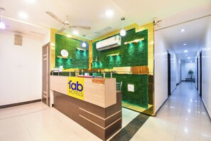 Quầy tiếp tân