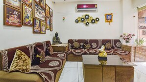 Khu tiếp khách ở sảnh