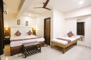 Egyptian cotton sheets, premium bedding, in-room safe, free WiFi