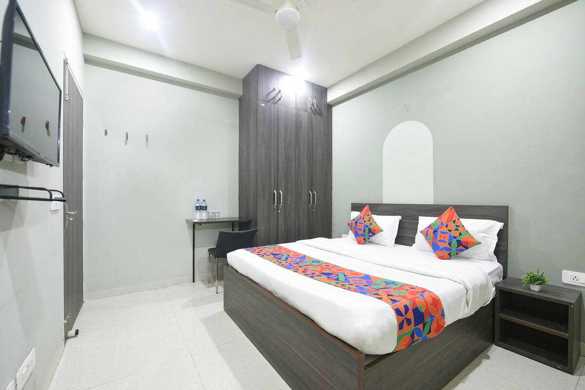 Premium kamer | Lakens van Egyptisch katoen, luxe beddengoed, een kluis op de kamer