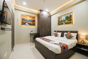 Egyptian cotton sheets, premium bedding, in-room safe