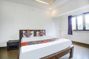 Egyptian cotton sheets, premium bedding, in-room safe, blackout drapes