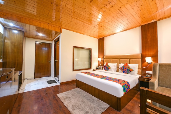 Executive Room | Egyptian cotton sheets, premium bedding, in-room safe, blackout drapes