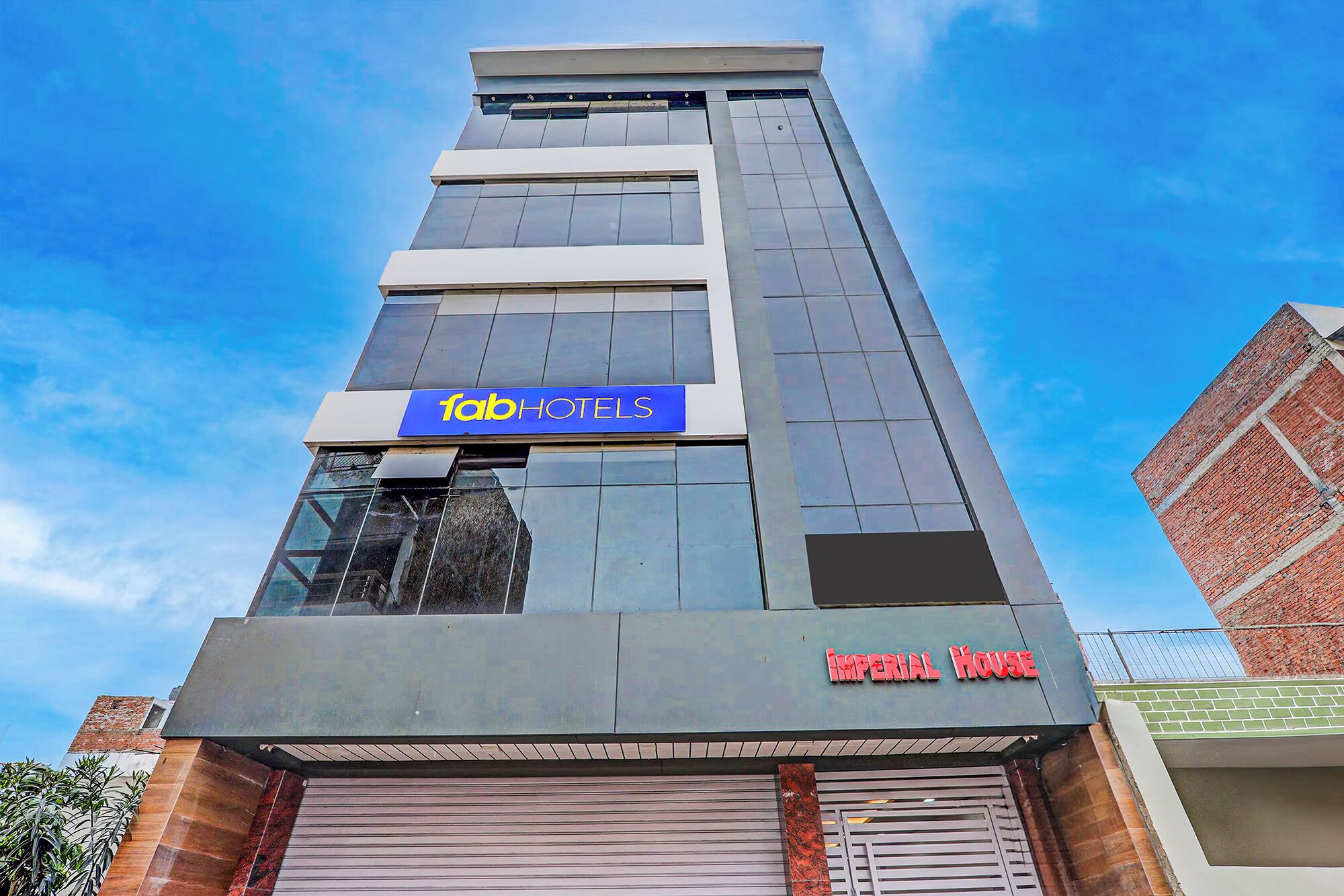 المنشأة من الخارج