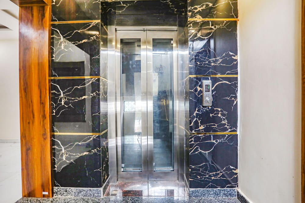 Fabhotel Imperail House