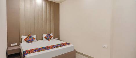 Egyptian cotton sheets, premium bedding, in-room safe, blackout curtains