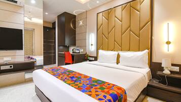 Egyptian cotton sheets, premium bedding, in-room safe, bed sheets