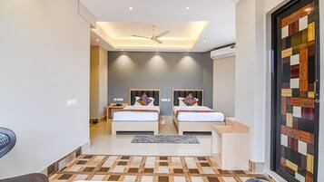 Lakens van Egyptisch katoen, luxe beddengoed, een kluis op de kamer