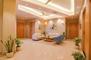 Lobby sitting area - Fabhotel Jp (Howrah)