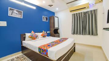 Family Room | Egyptian cotton sheets, premium bedding, in-room safe, blackout drapes