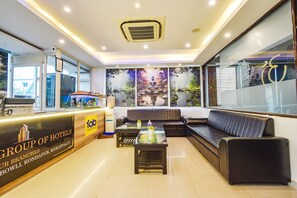 Reception hall - Fabhotel Broholic Prime Suites (Hyderabad)