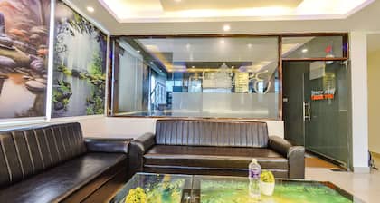 Fabhotel Broholic Prime Suites