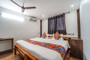 Standaard kamer | Lakens van Egyptisch katoen, luxe beddengoed, een kluis op de kamer