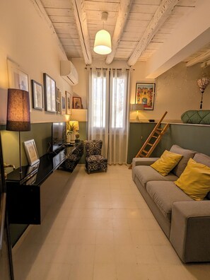 Smart TV - B-TWENTY7 (Palermo)