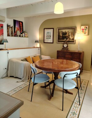 Dining - B-TWENTY7  (Palermo)