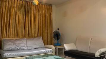 Habitació quàdruple estàndard | Sala d'estar