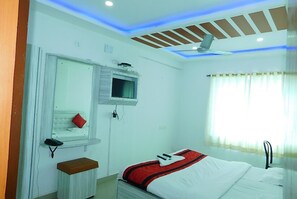 ห้องลักซ์ชัวรี่, วิวทะเล | Wi-Fi ฟรี, ผ้าปูที่นอน