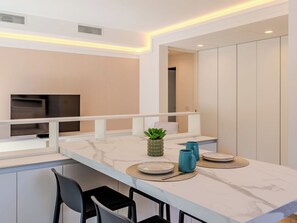 Dining - Wonderful private villa for 8 people with private pool, A/C, WIFI, TV and patio (Dervio)