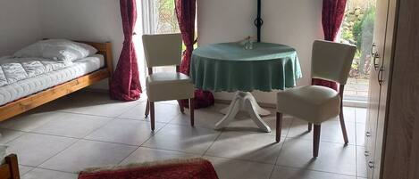 2 dormitorios, tabla de planchar con plancha, wifi