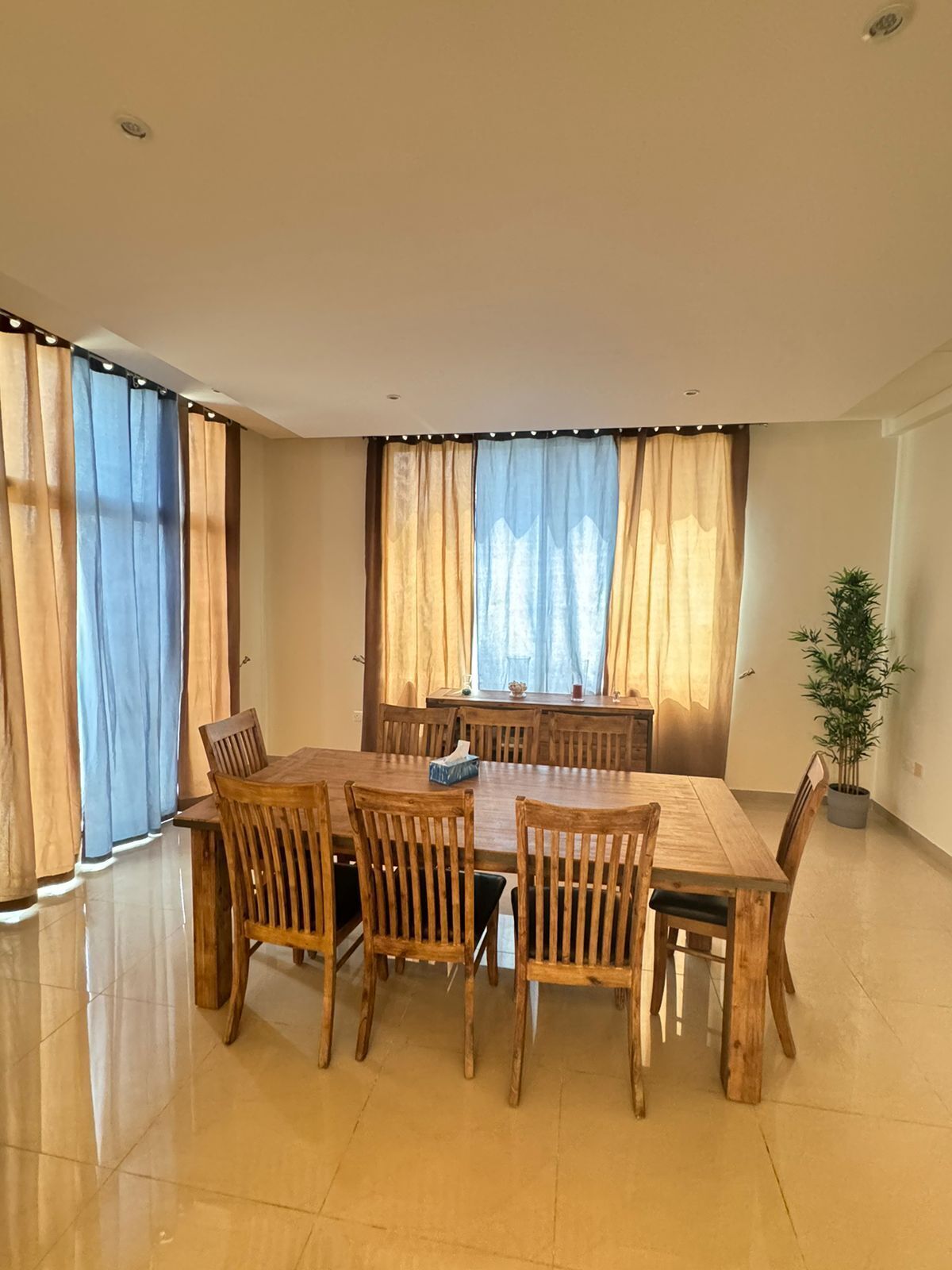 Classic Room, 1 Bedroom, Private Bathroom, Beachside | In-room dining