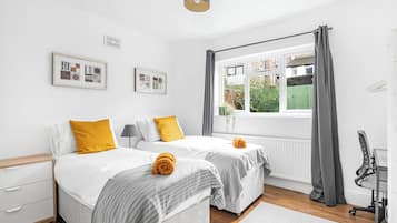 2 bedrooms, iron/ironing board, WiFi, bed sheets