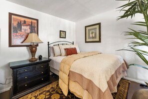 1 chambre, bureau, fer et planche à repasser, Wi-Fi gratuit