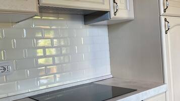 Camera Classic, vista valle | Cucina privata | Frigorifero, lavastoviglie