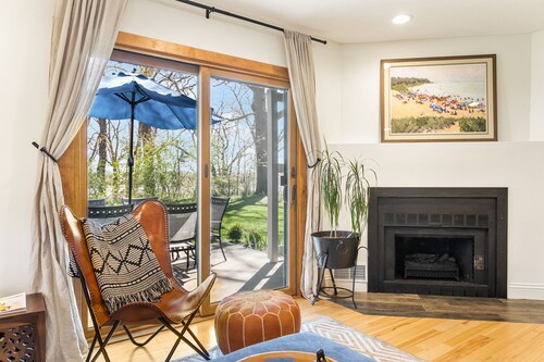 Bird's Nest | 2BR | Downtown Saugatuck | Walkable