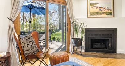 Bird's Nest | 2BR | Downtown Saugatuck | Walkable