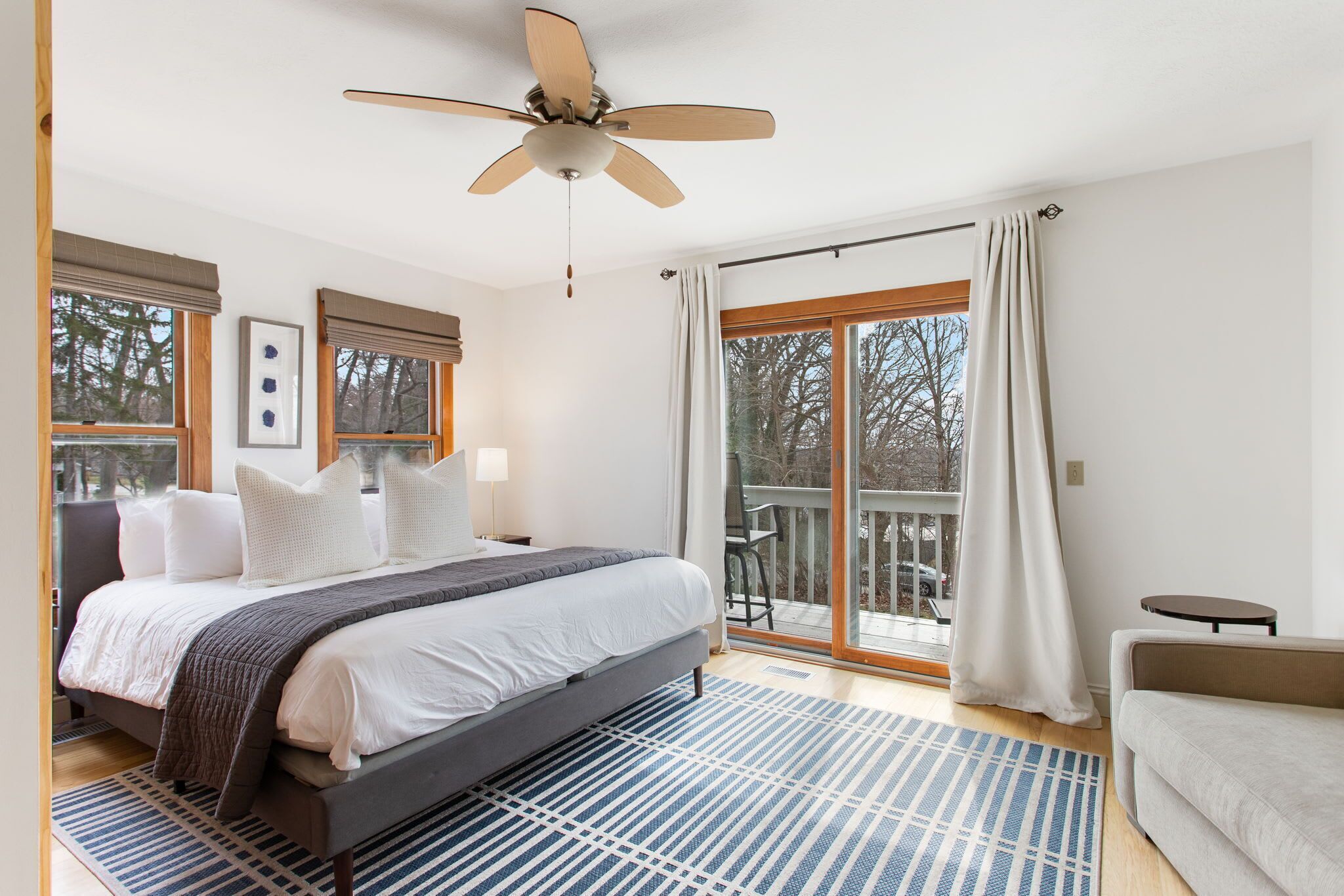 2 bedrooms, desk, iron/ironing board, WiFi