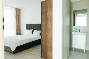 2 habitaciones, tabla de planchar con plancha y wifi gratis 
