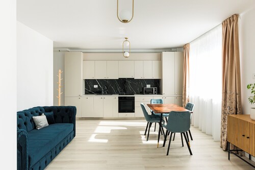 Thirty Six Apartment, NEW, Stylish and Comfortable.