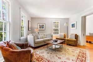 TV, fireplace, offices