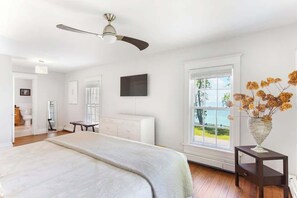 5 bedrooms, iron/ironing board, WiFi, bed sheets