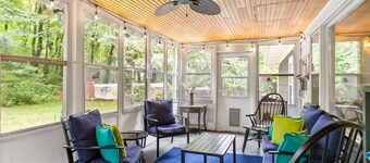 Colonial Cottage | Hot Tub | Sauna | Fire Pit