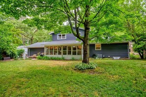 Exterior - Colonial Cottage | Hot Tub | Sauna | Fire Pit (Holland)