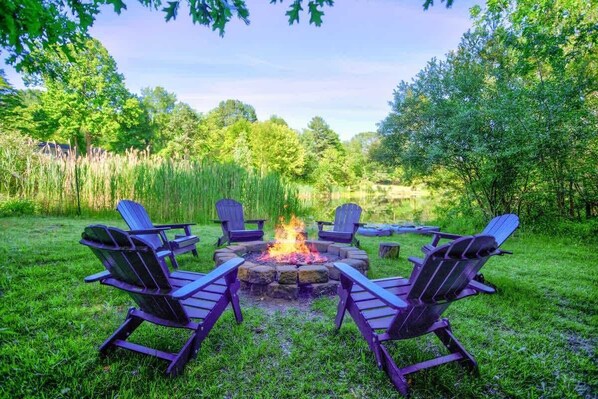 Property grounds - Crescent Cottage (Fennville)