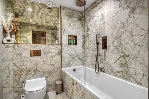 Articles de toilette écologiques, sèche-cheveux, serviettes fournies