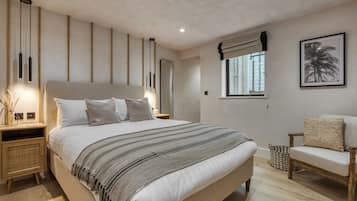 2 bedrooms, iron/ironing board, travel crib, internet