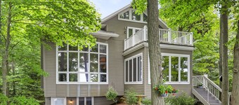 Hummingbird Beach House | Private Beach | Lakeside