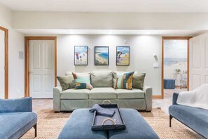 TV, fireplace, offices